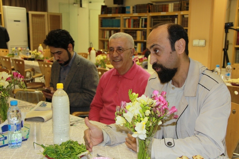 از راست: فرهاد طاهری، میرهاشم محدث و محمد صدر 