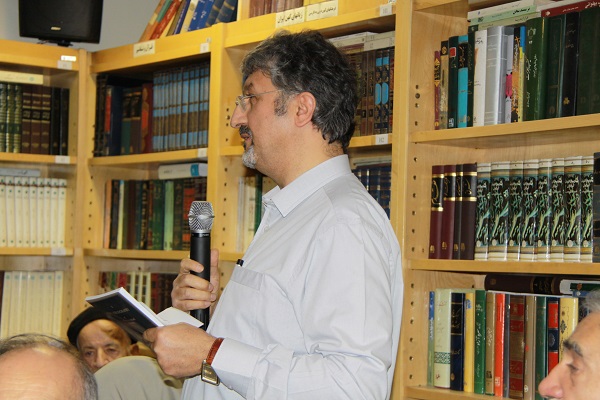 اکبر ایرانی، مدیرعامل مؤسسه پژوهشی میراث مکتوب