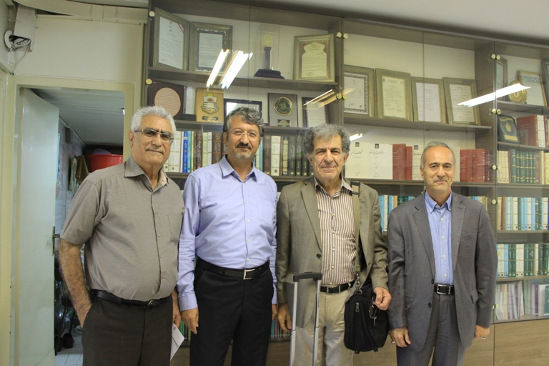 از راست: محمدحسین ساکت، بهرام گرامی، اکبر ایرانی، جواد محمدی خمک 