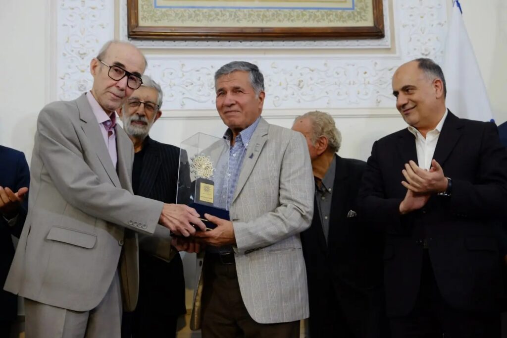 محمدجعفر یاحقی