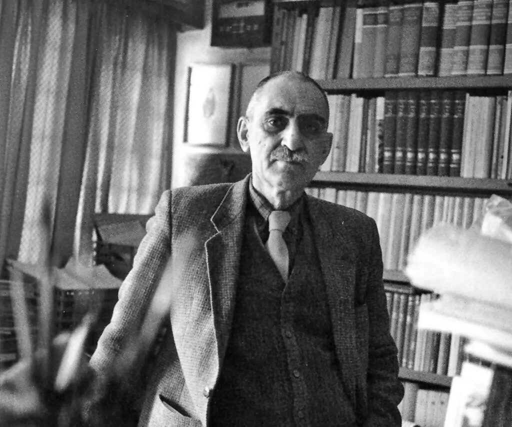 ایرج افشار