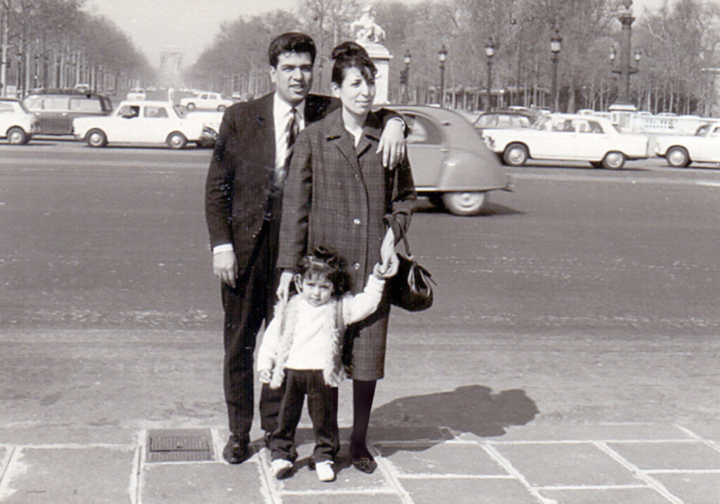 ژاله آموزگار